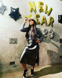 Shruti hasan south stars welcome 2023 with joy and happiness 