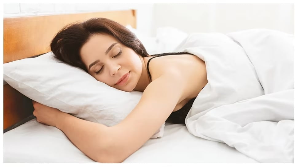 Health Tips શું તમને પેટના બળ પર સૂવાની આદત છે? તેનાથી મોટું નુકસાન થઈ