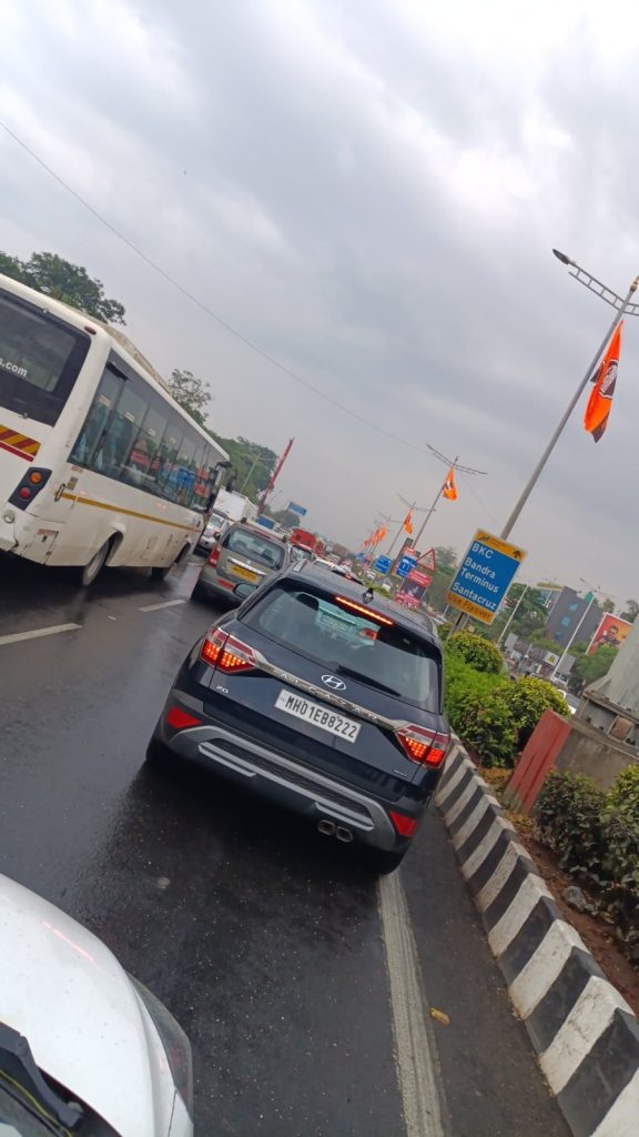  Heavy Traffic Jam at Mumbai Highway due to rain