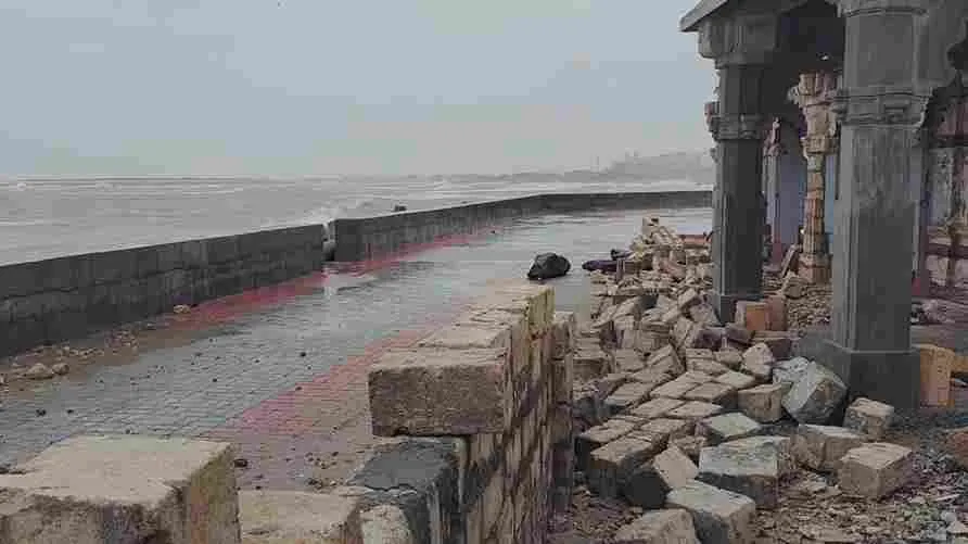 Cyclone Biporjoy : wall of temple fall down at Porbandar, signal number 9 displayed at harbor